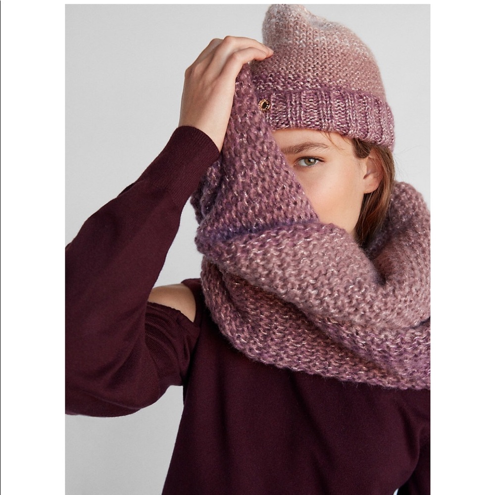 Express twisted ombre snood in savage rose